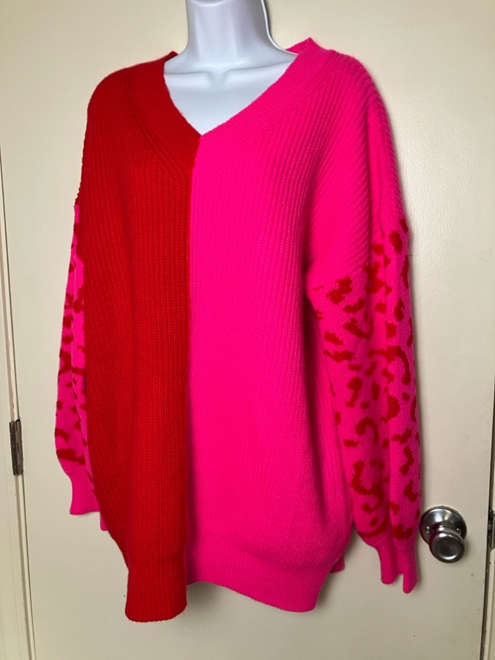 JadyK Hot Pink & Red Colorblock V-Neck Sweater Leopard Sleeve Size L/XL
